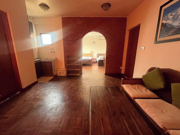 1 slaapkamer, een kluis op de kamer, een bureau, wifi