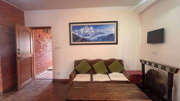 Bücher, Computerbildschirme, Drucker