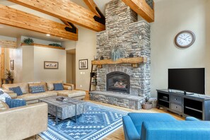 TV, fireplace, ping pong, stereo