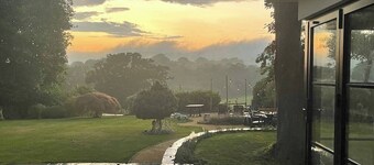 Romantic rural sunset retreat in historical Kent countryside for escape or fun!