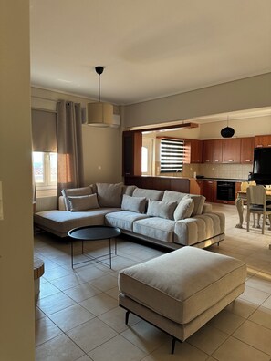 Luxury apartment | Blackout drapes, soundproofing, iron/ironing board, free WiFi