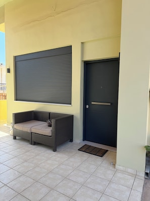 Terrace/patio - ILION Air Host - Near Athens International Airport (Markopoulo Mesogaias)