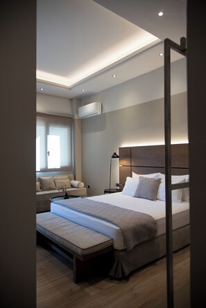 Blackout curtains, soundproofing, iron/ironing board, free WiFi - ILION Air Host - Near Athens International Airport (Markopoulo Mesogaias)