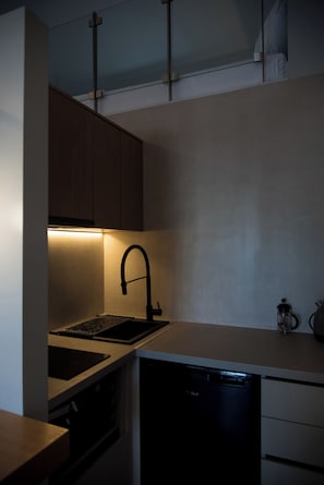 Loft, Garden View, Ground Floor | Private kitchen