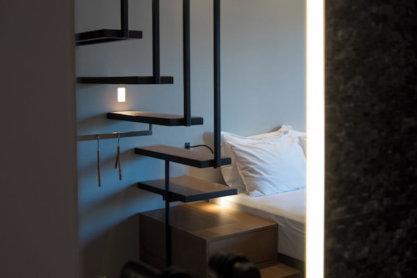 Loft, Garden View, Ground Floor | 2 bedrooms, blackout drapes, soundproofing, iron/ironing board