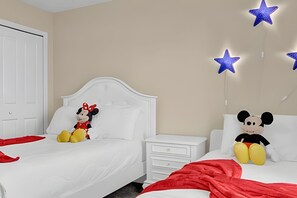 4 bedrooms, iron/ironing board, bed sheets