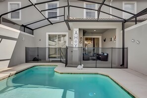 Pool - Charming Hideaway at Storey Lake 4BD Home (Kissimmee)
