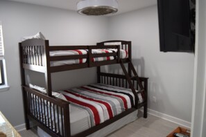 2 chambres, fer et planche Ă repasser, Wi-Fi, draps fournis