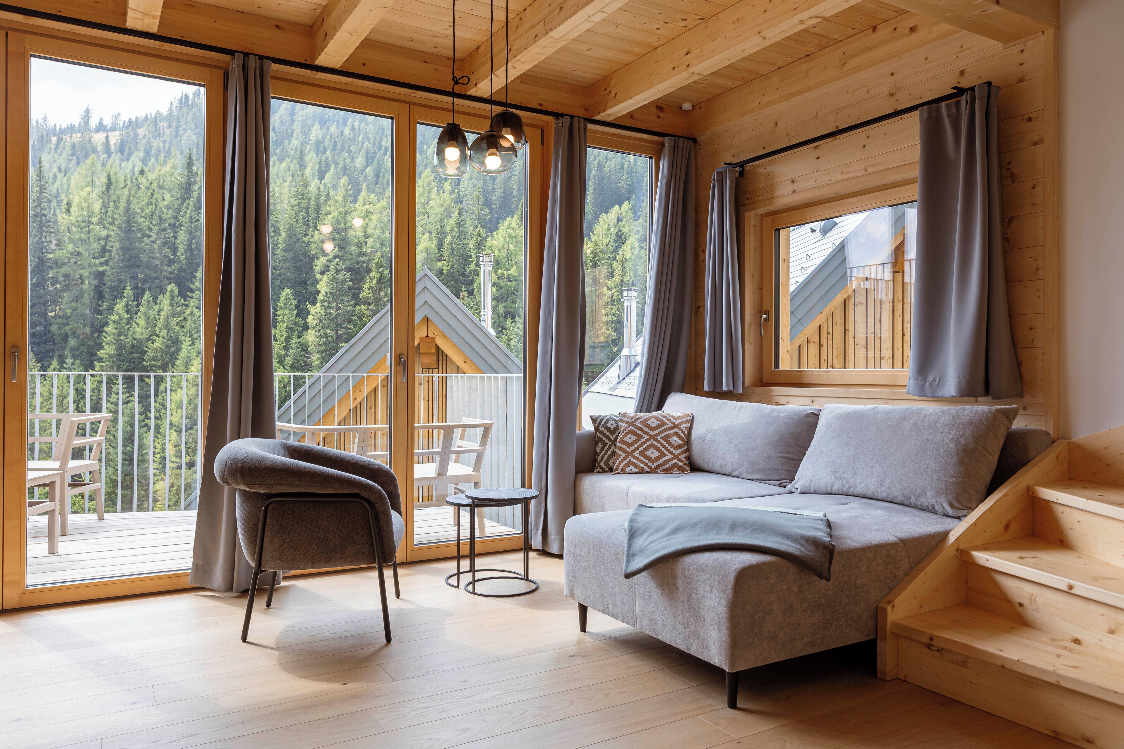 Chalet #7 mit 3 Schlafzimmern und Sauna | 거실 공간 | 평면 TV