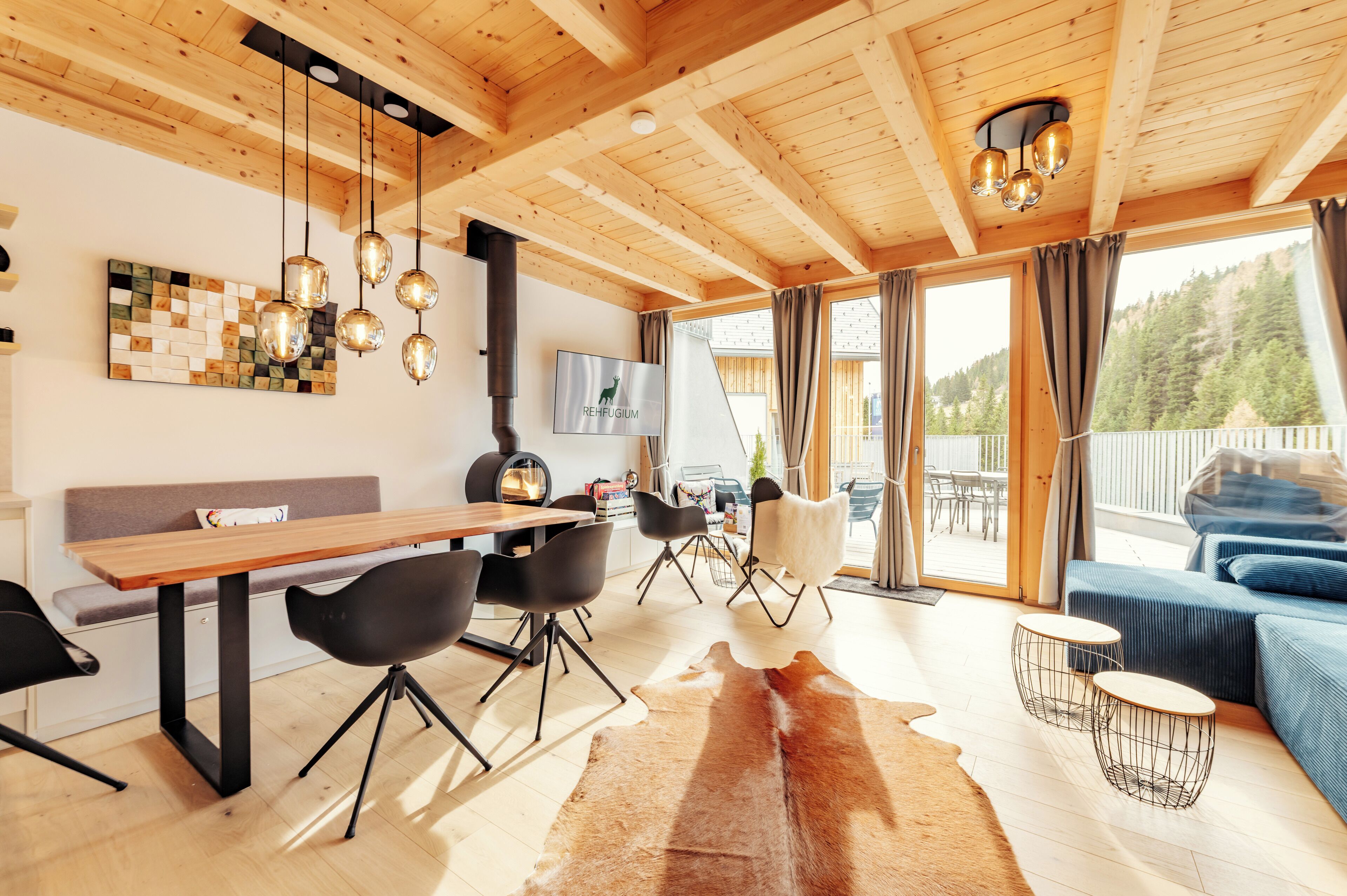 Chalet #1 mit 2 Schlafzimmern und Sauna | منطقة المعيشة | تلفزيون بشاشة مسطحة