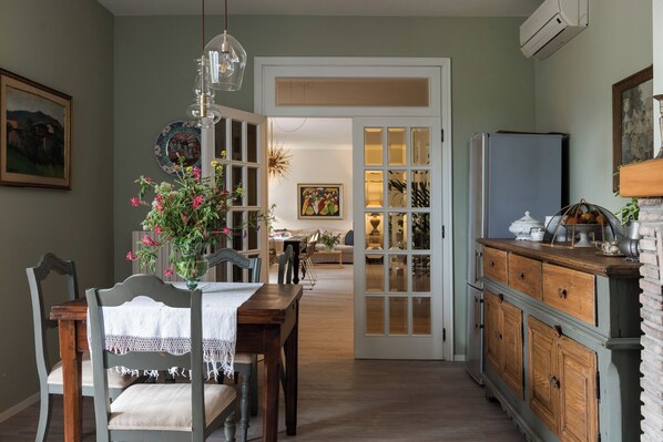 Dining - Villa in the green, perfect for visiting Marche and Romagna, sea and hills. (San Giovanni In Marignano)