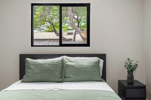 4 chambres, fer et planche à repasser, accès au Wi-Fi (inclus)