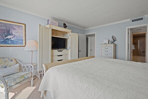 3 bedrooms, iron/ironing board, WiFi, bed sheets - Oceanfront 3-bedroom Condo - North Myrtle Beach (Myrtle Beach)