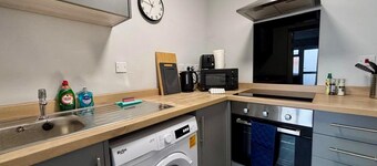 Donnington Apartments - Studio 1