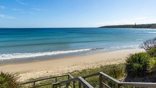 Beachhouse Currarong - Pet Friendly Beachfront