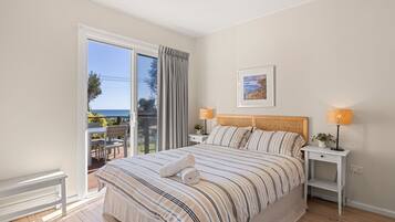 4 bedrooms, iron/ironing board, travel cot, free WiFi