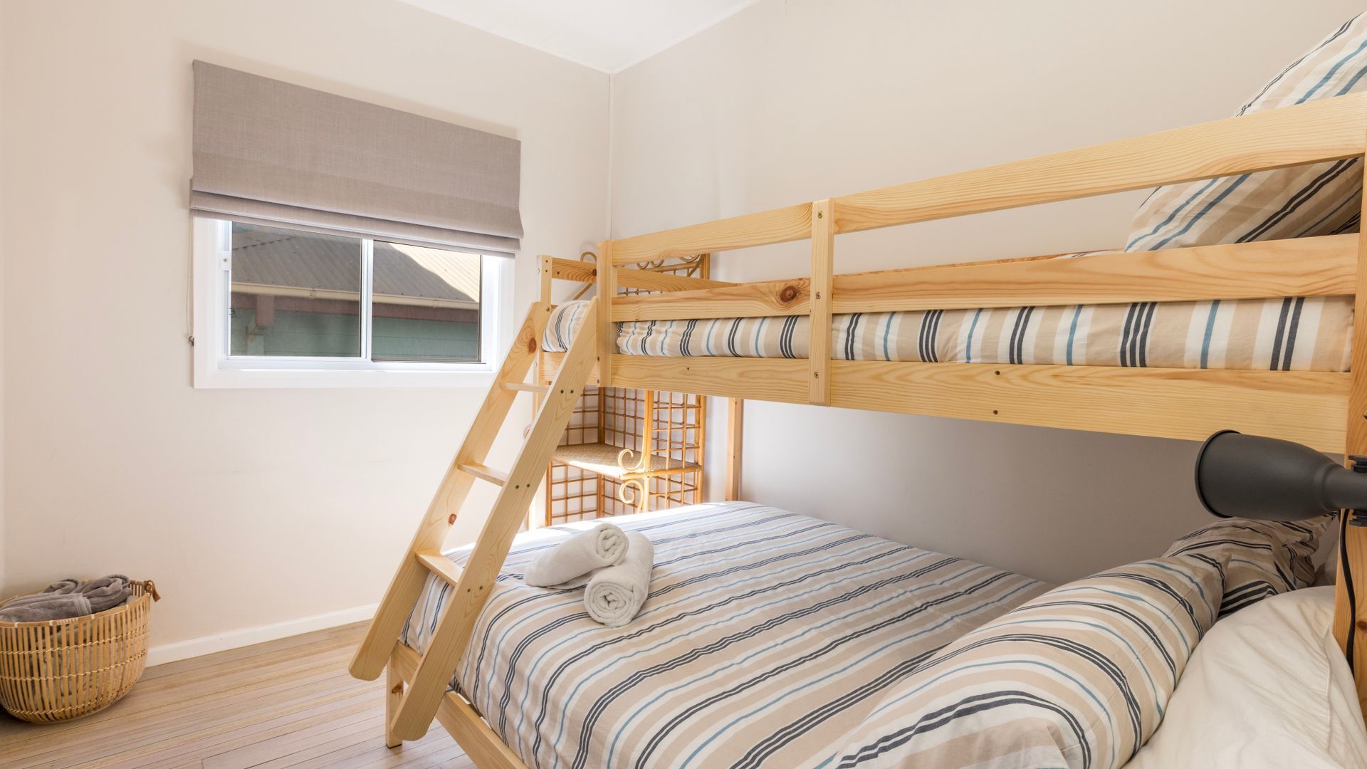 4 bedrooms, iron/ironing board, travel cot, free WiFi