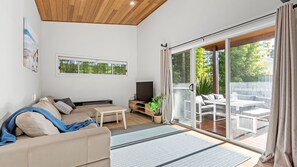 智能電視、書籍、音響