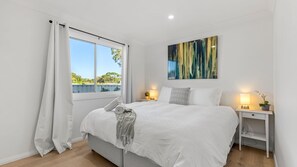 4 chambres, fer et planche à repasser, lit parapluie, Wi-Fi gratuit