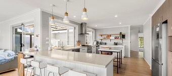 Watersedge - Absolute Waterfront