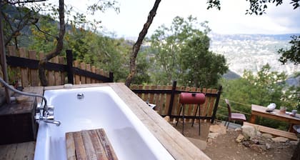 OWL NEST - LUXURIOUS TREEHOUSE EXPERIENCE WITH OUTDOOR HOT TUB