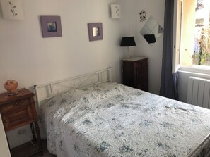 3 soverom, strykejern/-brett, wi-fi og sengetøy