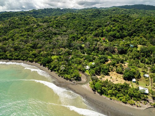 CASA SUENOS Ocean, jungle views, NEW house in Pavones