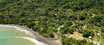 CASA SUENOS Ocean, jungle views, NEW house in Pavones