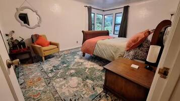 2 bedrooms, desk, iron/ironing board, free WiFi