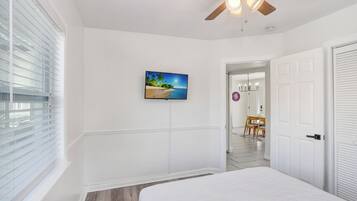 3 bedrooms, iron/ironing board, WiFi, bed sheets