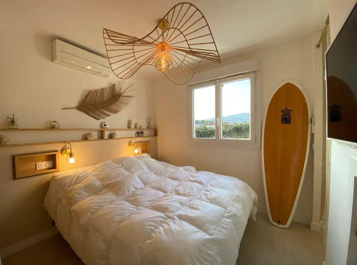 3 chambres, fer et planche à repasser, Wi-Fi, draps fournis