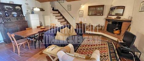 Télévision, cheminée