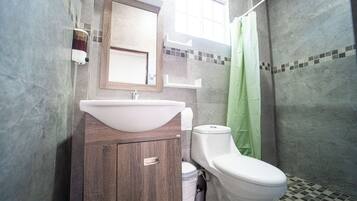 Basic Room | Free WiFi, bed sheets