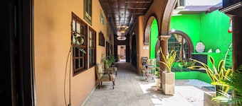 503 Casa Hostal