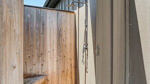 Property grounds - Spacious, Brand New Construction - East Hampton Home Perfect for Families (East Hampton)