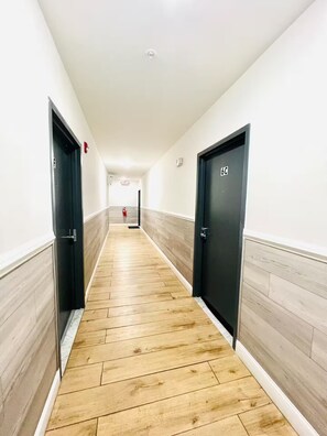 Interior - CozierScape: 1 BD/The MET/Temple (Philadelphia)