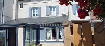 Beautiful studio with garden in a large, renovated townhouse from 2021.