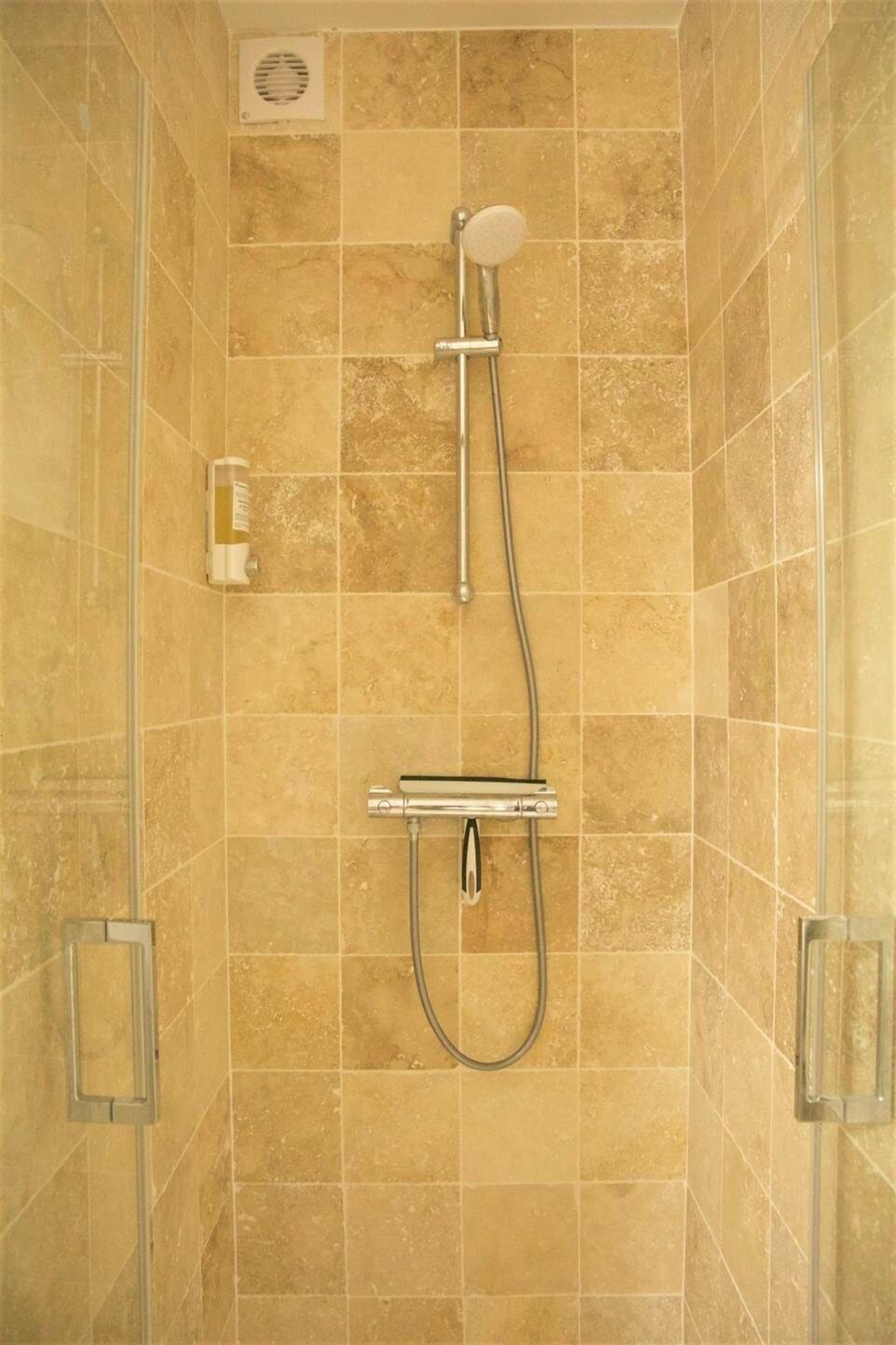 Articles de toilette écologiques, sèche-cheveux