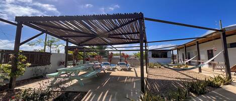 屋外ダイニングエリア