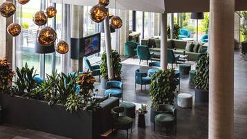 44-Zoll-Fernseher mit Satellitenempfang