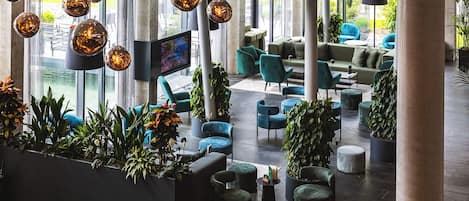 44-inch TV with satellite channels