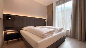 Double Room | In-room safe, desk, laptop workspace, free WiFi