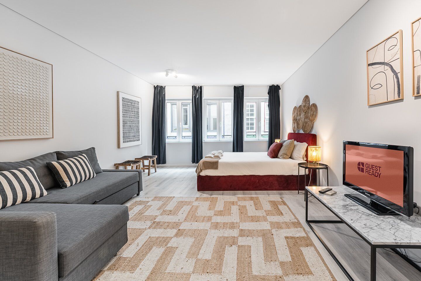 Strykejern/-brett, internettilgang og sengetøy