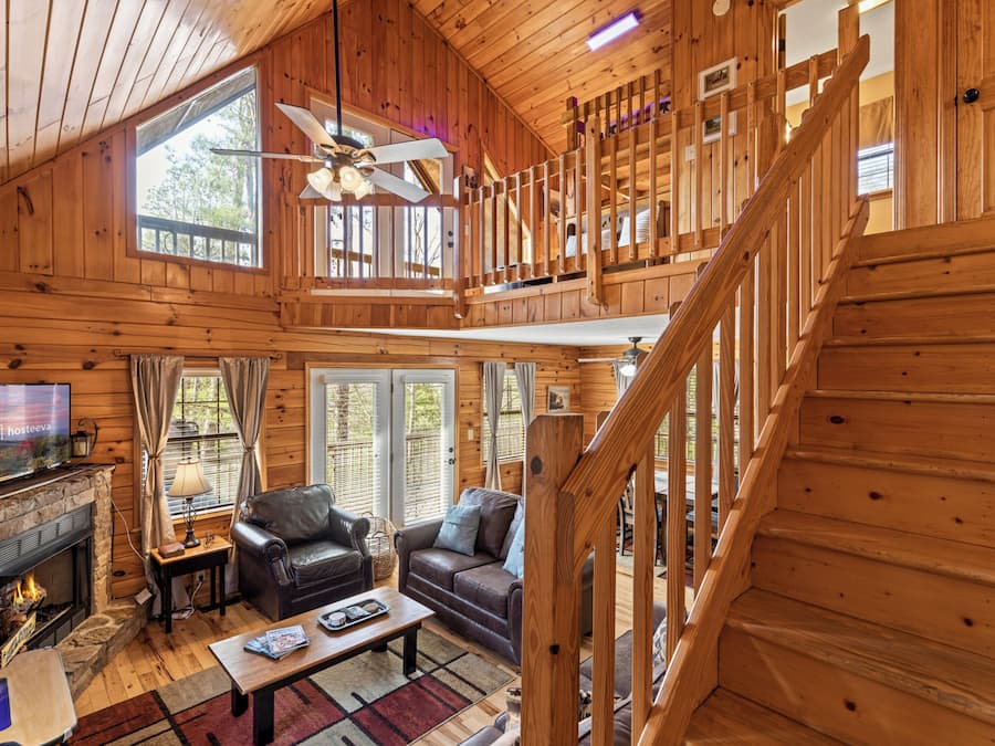 Cabana família, 2 quartos, para não fumantes, vista para a montanha | Sala de estar | Smart TV 43 polegadas com canais a cabo