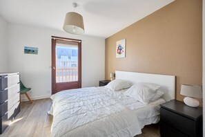 1 bedroom, iron/ironing board