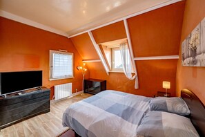 4 chambres, fer et planche à repasser, Wi-Fi gratuit, draps fournis