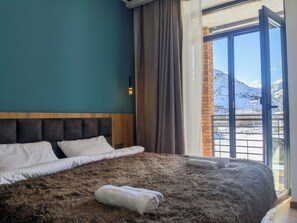Standard-Doppelzimmer, Balkon, Bergblick | Blick vom Balkon