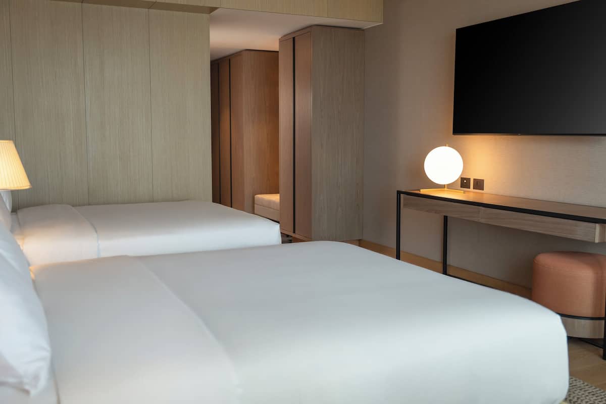 Egyptian cotton sheets, premium bedding, down duvets