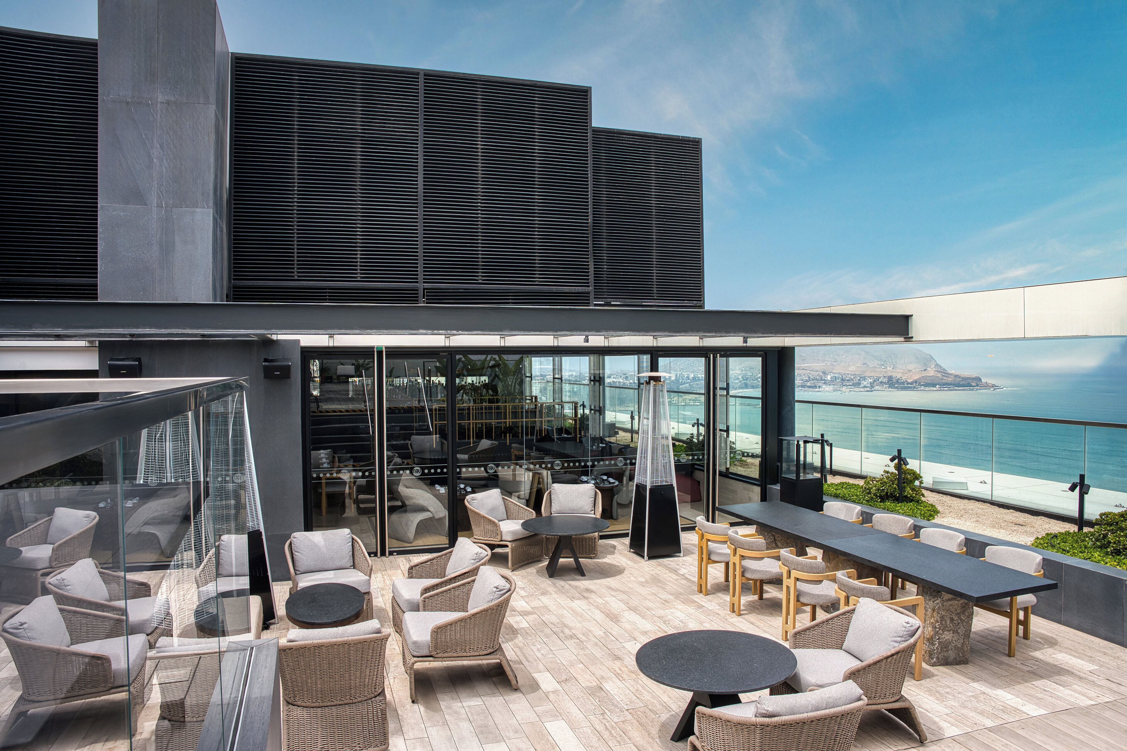 4 restaurants; breakfast, lunch, and dinner served