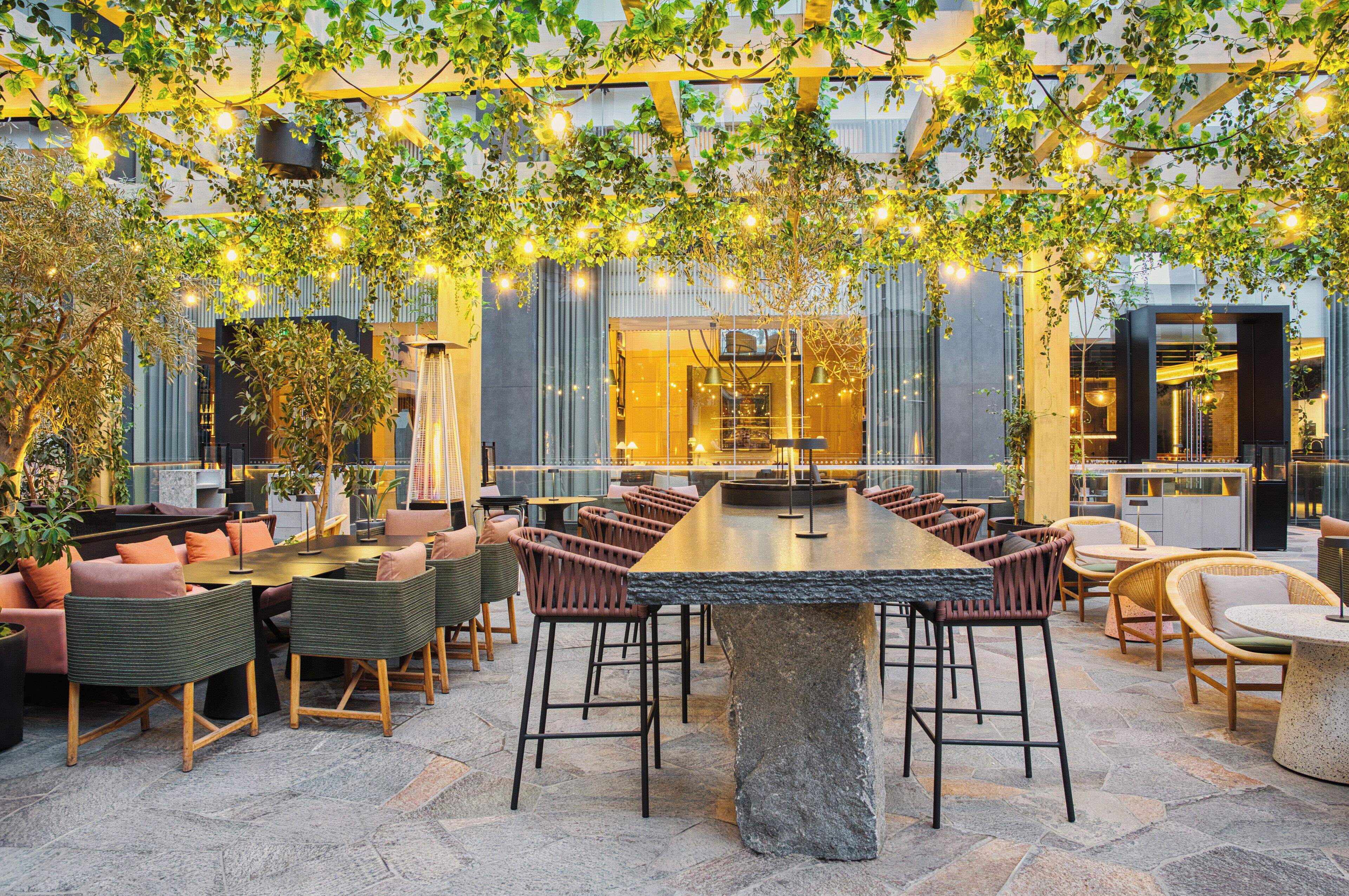 4 restauranter, frokost, lunsj og middag serveres, japanske retter